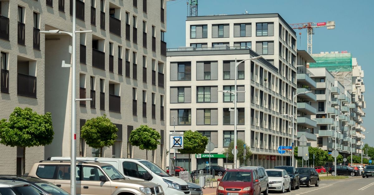 Cisza w domu: jak skutecznie ograniczyć uciążliwe dźwięki w budynku mieszkalnym?