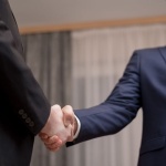 Jak dogadać się z wierzycielem i odzyskać finansowy spokój? Praktyczny przewodnik negocjacji